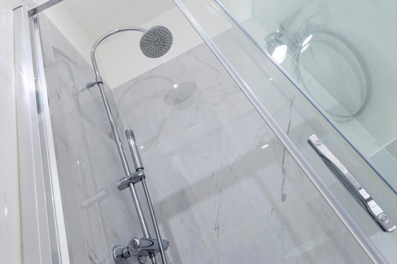 Amazing Studio In The City Center + Wifi Trieste Eksteriør bilde